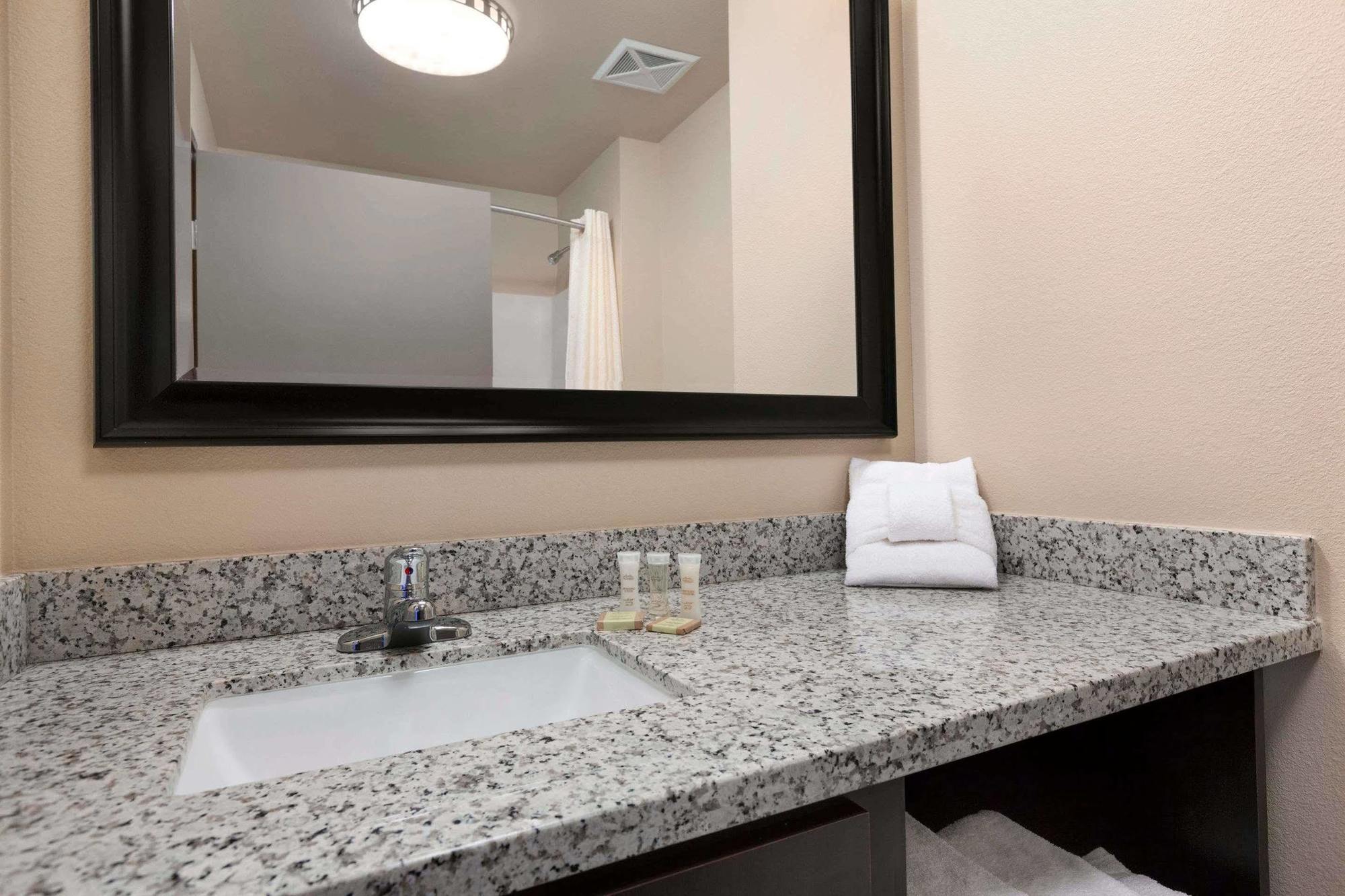 Best Western Roosevelt Place Bismarck Dış mekan fotoğraf